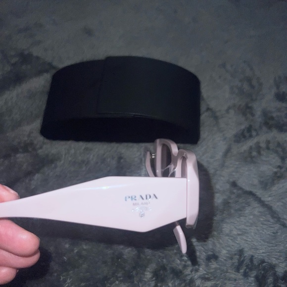 🔥Prada sunglasses women’s🔥 - Picture 3 of 11